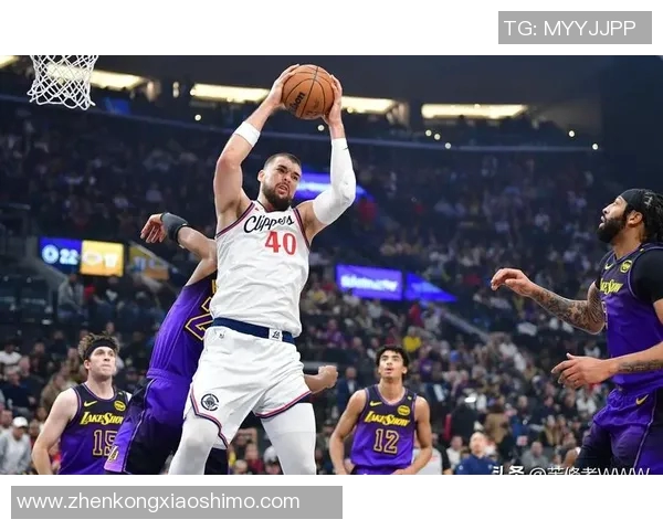 CCTV5直播勇士对决快船精彩赛事分析与球员表现预测